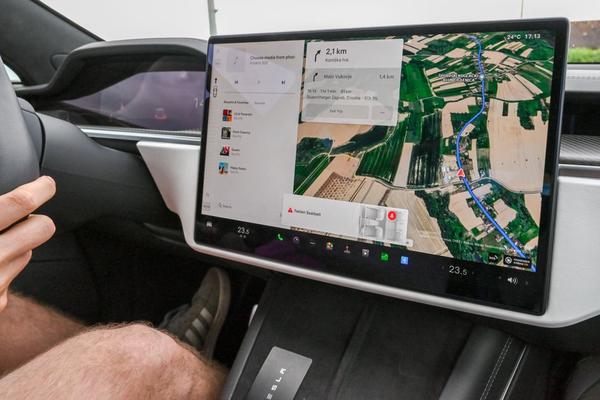 car touchscreen not responding